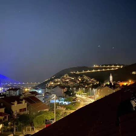 Mirante Apartment